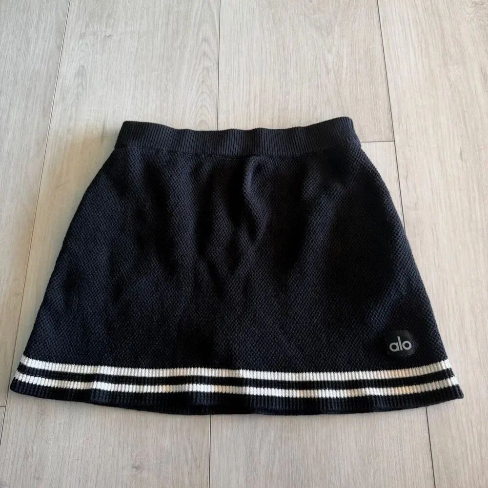ALO Yoga Tennis Club Sweater Knit Skirt Skort in Black/Ivory Size XXS